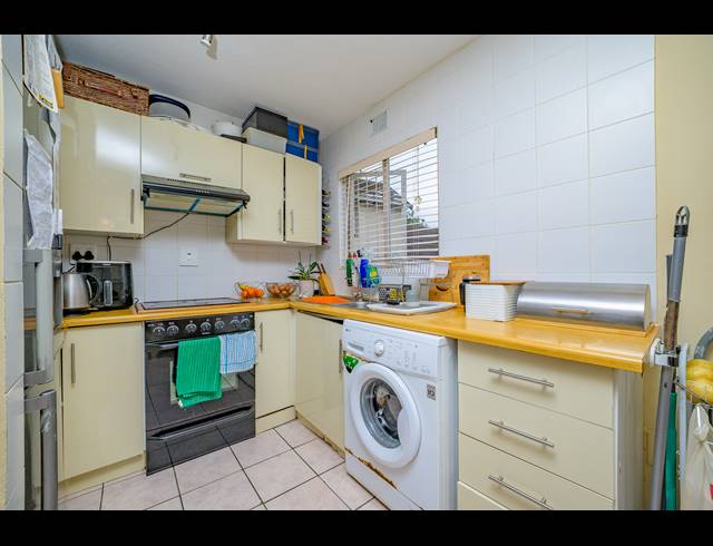 3.5 BEDROOM TOWNHOUSE FOR SALE IN THE WOLDS